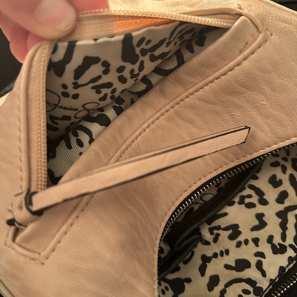 Beautiful Faux Leather Jessica Simpson Collection Shoulder Or Crossbody Bag - Picture 3 of 8